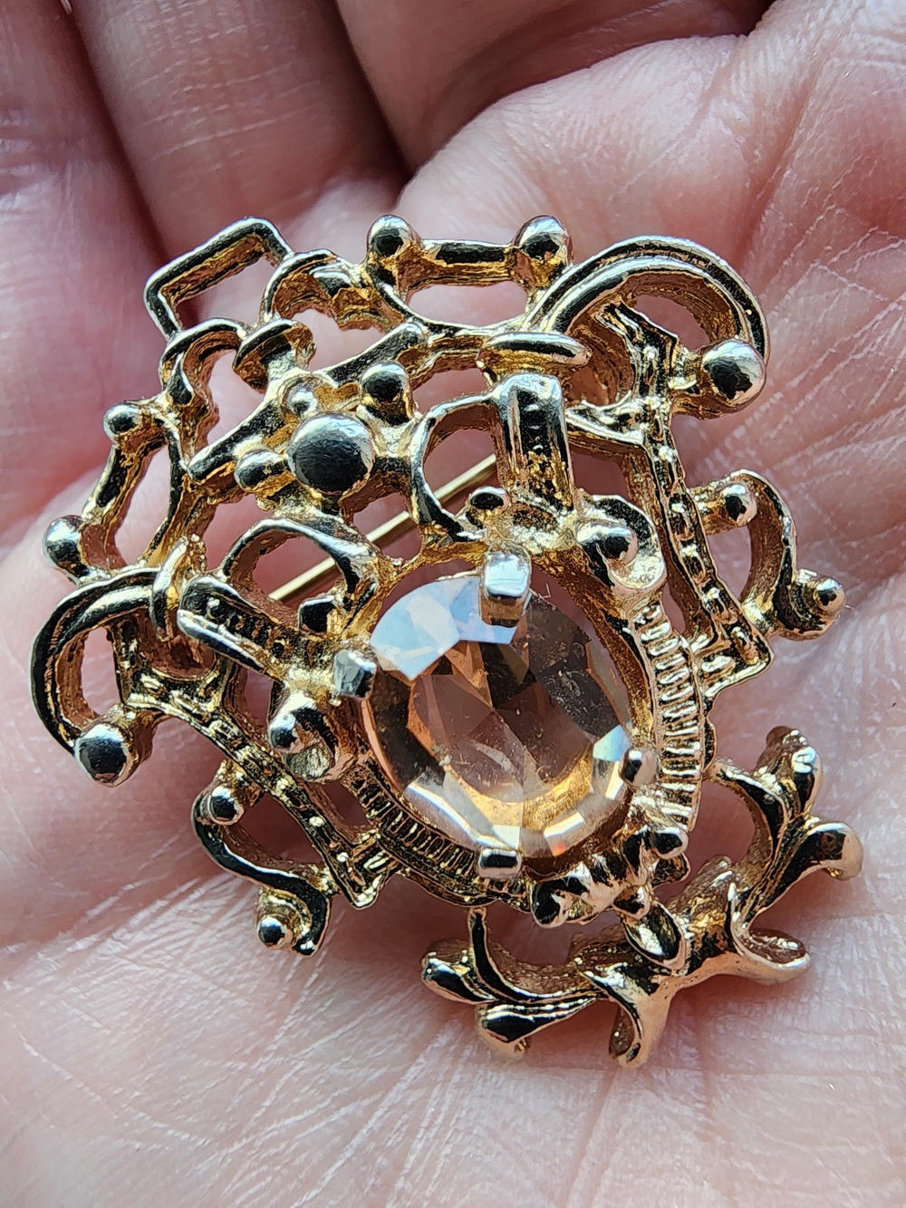 Vintage Sarah Coventry Gold Tone Brooch Champagne Rhinestone Canada Signed